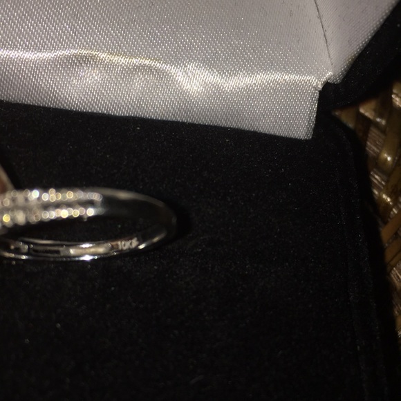 Kay jewelers 10k white gold aquamarine &diamond - Picture 2 of 4